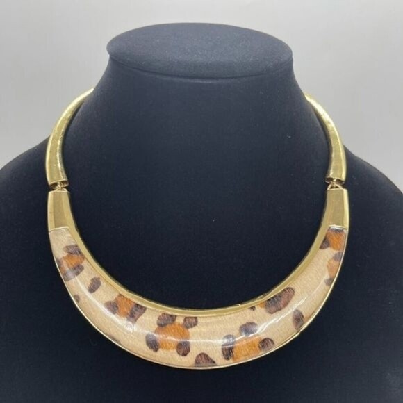 Chico’s 2side Bar Necklace in Gold Tone - Picture 3 of 5